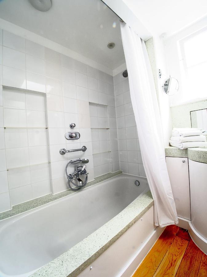 Serene Townhouse With Parking London Bagian luar foto