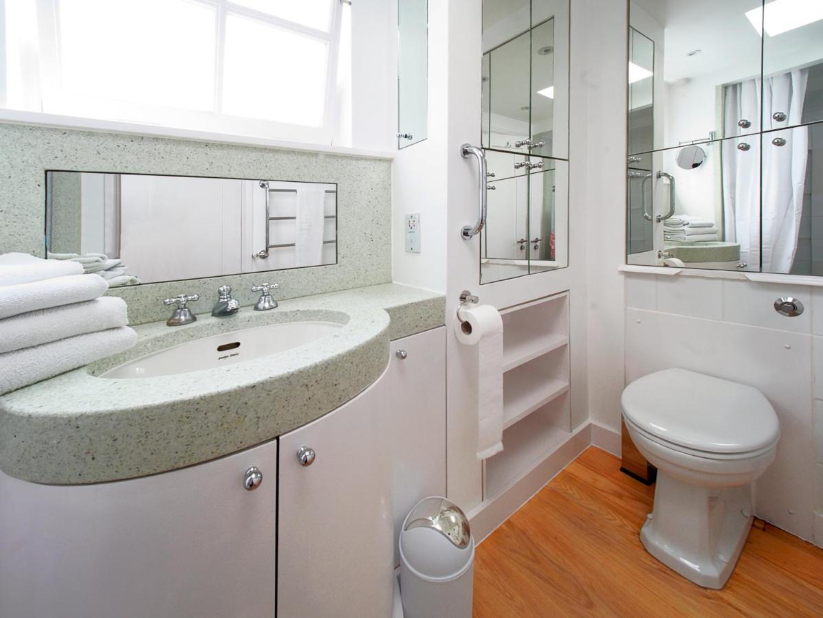 Serene Townhouse With Parking London Bagian luar foto